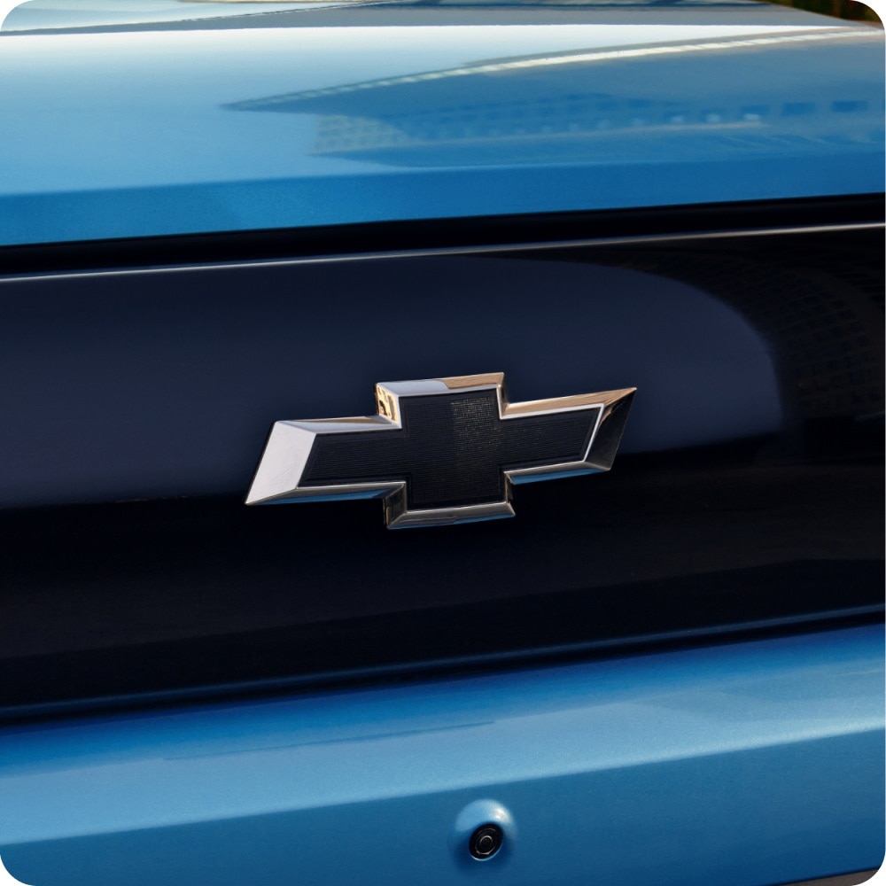 Logo Chevrolet Tracker azul